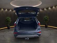 Hyundai Santa Fe 2.2 CRDi Blue Drive Premium SE SUV 5dr Diesel Manual 4WD Euro 6 (s/s) (7 Seat) (200 ps) - U1543