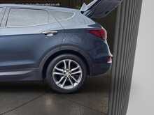 Hyundai Santa Fe 2.2 CRDi Blue Drive Premium SE SUV 5dr Diesel Manual 4WD Euro 6 (s/s) (7 Seat) (200 ps) - U1543
