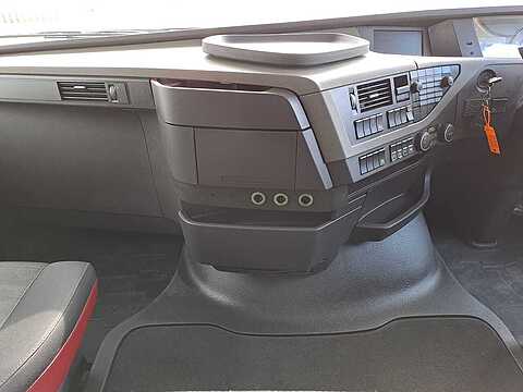 460 GT 3.9M 6X2 * FRIDGE * SLIDING FIFTH WHEEL *