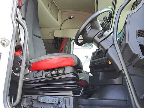 460 GT 3.9M 6X2 * FRIDGE * SLIDING FIFTH WHEEL *