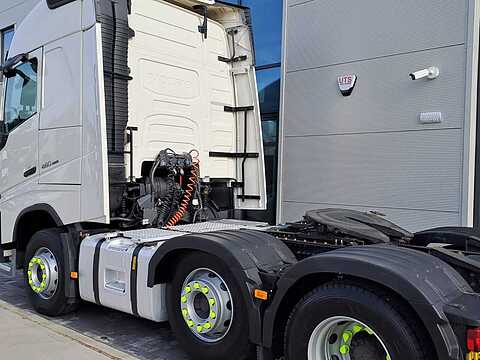 460 GT 3.9M 6X2 * FRIDGE * SLIDING FIFTH WHEEL *