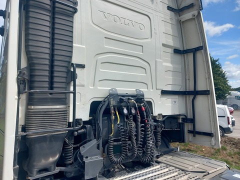  500 GT 3.8M LITE 6X2 *X LOW HEIGHT* FULL AIR* NAV*