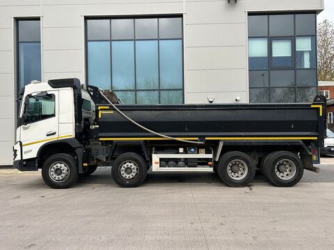 420 FMX Day Cab 8x4 Tipper **Thompson Steel Body Tipper**