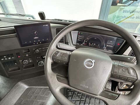 420 FMX Day Cab 8x4 Tipper **Thompson Steel Body Tipper**