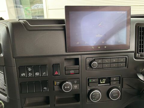 420 FMX Day Cab 8x4 Tipper **Thompson Steel Body Tipper**