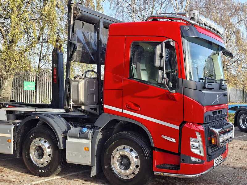 Volvo FM DAY CAB 8x4 460 *HOOK LOADER*