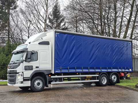 GT 330 26 Tonne Curtain Sider *Tuck Away Tail Lift*