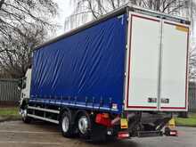 Volvo FM GT 330 26 Tonne Curtain Sider *Tuck Away Tail Lift* 