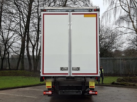 GT 330 26 Tonne Curtain Sider *Tuck Away Tail Lift*