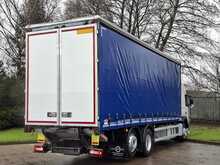 Volvo FM GT 330 26 Tonne Curtain Sider *Tuck Away Tail Lift* 