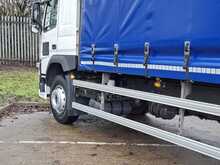 Volvo FM GT 330 26 Tonne Curtain Sider *Tuck Away Tail Lift* 