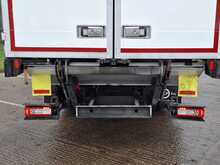 Volvo FM GT 330 26 Tonne Curtain Sider *Tuck Away Tail Lift* 