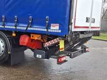 Volvo FM GT 330 26 Tonne Curtain Sider *Tuck Away Tail Lift* 