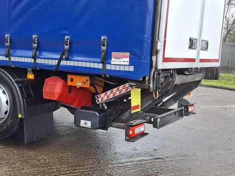 GT 330 26 Tonne Curtain Sider *Tuck Away Tail Lift*