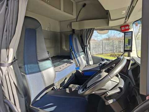 Volvo FH 460TC GTXL AERO 4.1M 6x2 *EX Demonstrator * 