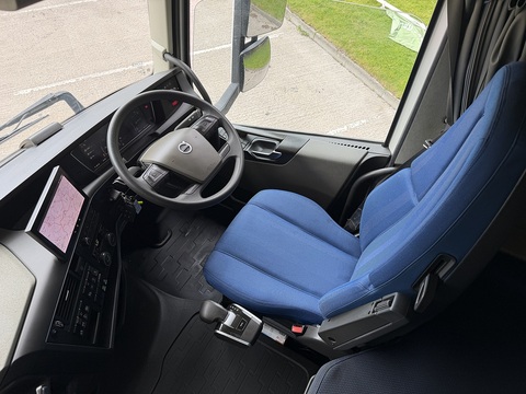 460 GT 4.1M 6X2 *LATEST MODEL* SAT NAV* MICROWAVE*