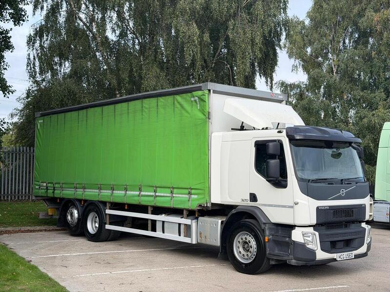 Volvo Volvo FE 320 Sleeper 6x2 Rigid 26T ** CURTAIN SIDE ** TAIL LIFT **