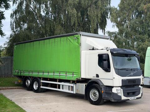 Volvo FE 320 Sleeper 6x2 Rigid 26T ** CURTAIN SIDE ** TAIL LIFT **