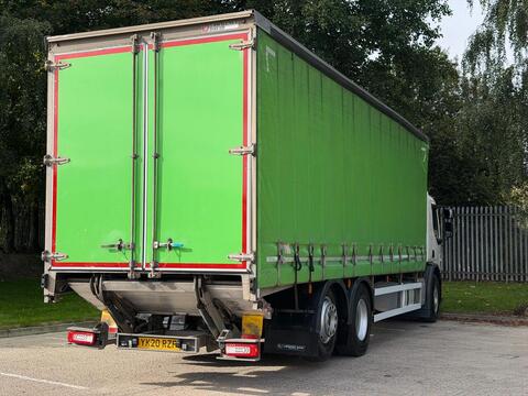 Volvo FE 320 Sleeper 6x2 Rigid 26T ** CURTAIN SIDE ** TAIL LIFT **