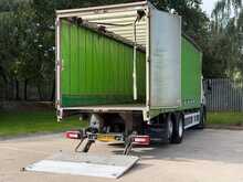 Volvo FE Volvo FE 320 Sleeper 6x2 Rigid 26T ** CURTAIN SIDE ** TAIL LIFT ** 