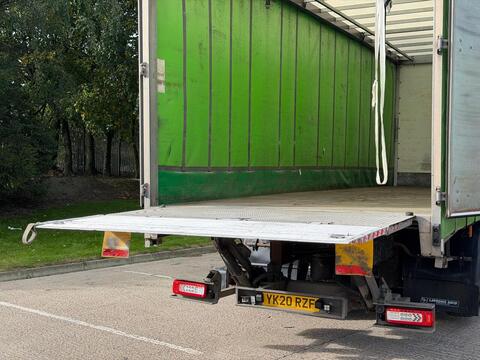 Volvo FE 320 Sleeper 6x2 Rigid 26T ** CURTAIN SIDE ** TAIL LIFT **