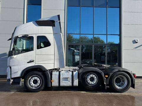 Globetrotter 13l 460 6x2 Tractor Unit **3 Star Direct Vision Standard**