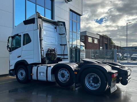 Globetrotter 13l 460 6x2 Tractor Unit **3 Star Direct Vision Standard**