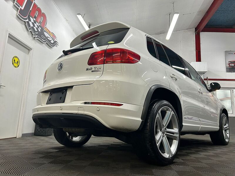 Volkswagen R Line Tsi 4Motion Dsg Estate 2.0 Semi Auto Petrol