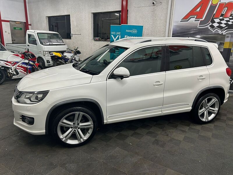 Volkswagen R Line Tsi 4Motion Dsg Estate 2.0 Semi Auto Petrol