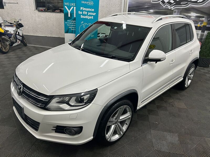 Volkswagen R Line Tsi 4Motion Dsg Estate 2.0 Semi Auto Petrol