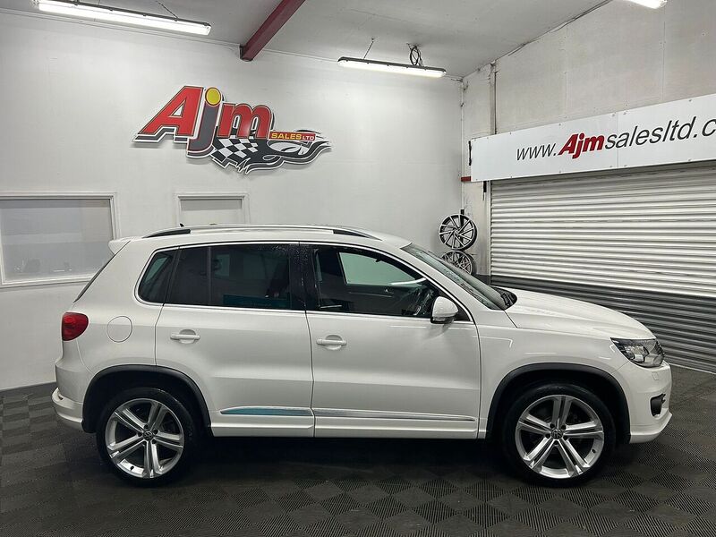 Volkswagen R Line Tsi 4Motion Dsg Estate 2.0 Semi Auto Petrol