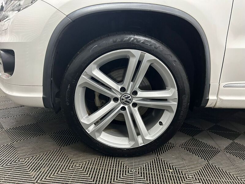 Volkswagen R Line Tsi 4Motion Dsg Estate 2.0 Semi Auto Petrol