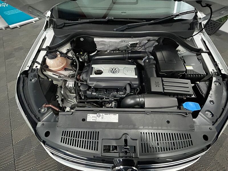 Volkswagen R Line Tsi 4Motion Dsg Estate 2.0 Semi Auto Petrol