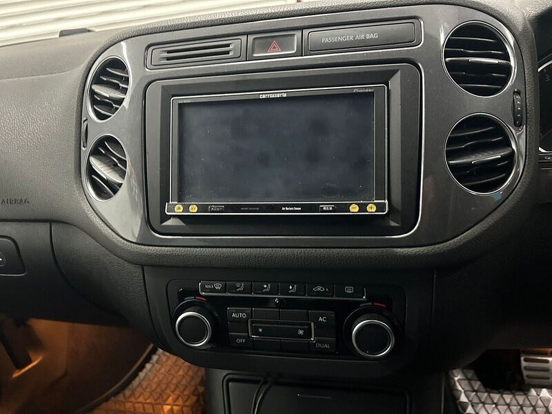 Volkswagen R Line Tsi 4Motion Dsg Estate 2.0 Semi Auto Petrol