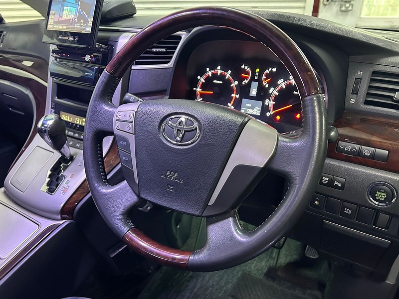 TOYOTA MPV  2.4 AUTOMATIC  PETROL