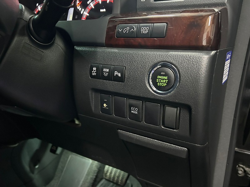 TOYOTA MPV  2.4 AUTOMATIC  PETROL