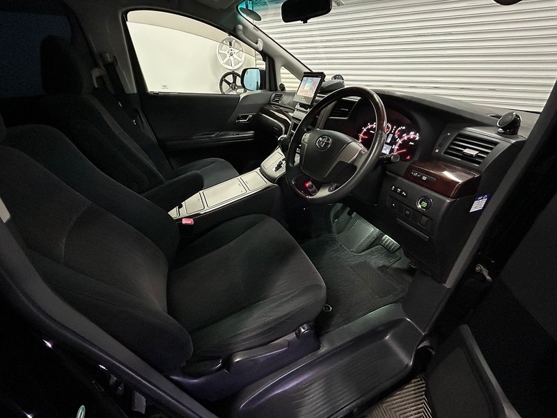 TOYOTA MPV  2.4 AUTOMATIC  PETROL