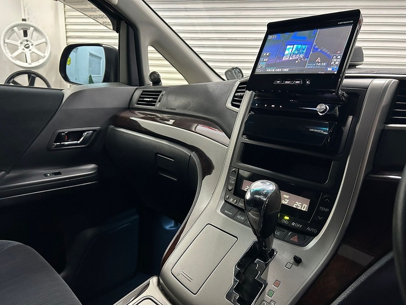 TOYOTA MPV  2.4 AUTOMATIC  PETROL