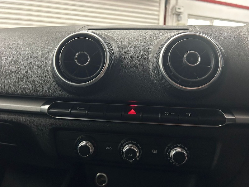 Audi 1.6 TDI ultra SE Technik Hatchback 3dr Diesel Manual Euro 6 (s/s) (110 ps)