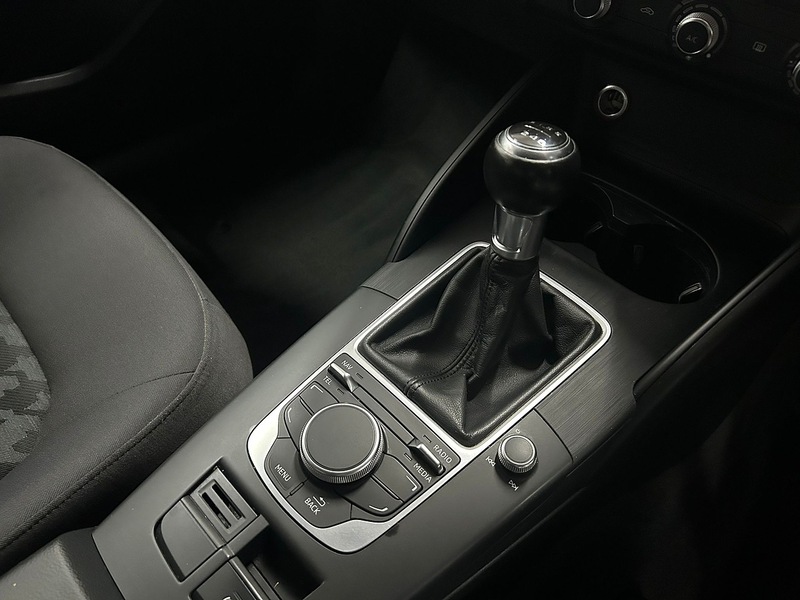 Audi 1.6 TDI ultra SE Technik Hatchback 3dr Diesel Manual Euro 6 (s/s) (110 ps)