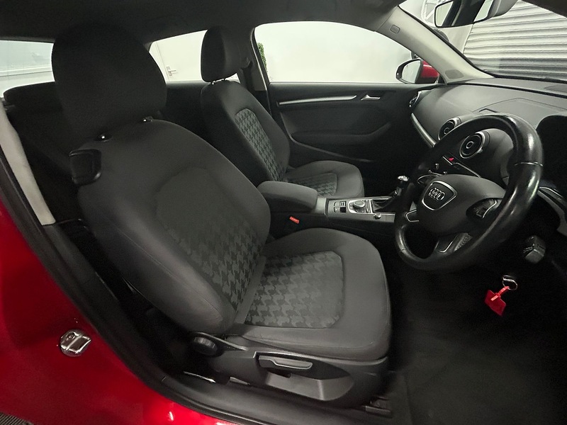 Audi 1.6 TDI ultra SE Technik Hatchback 3dr Diesel Manual Euro 6 (s/s) (110 ps)