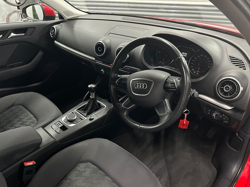 Audi 1.6 TDI ultra SE Technik Hatchback 3dr Diesel Manual Euro 6 (s/s) (110 ps)