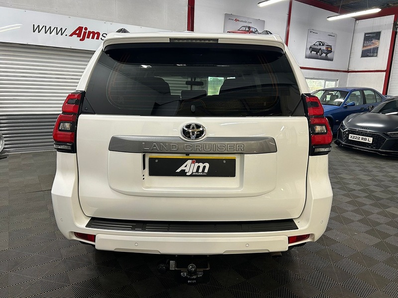 Toyota 2.8D Active SUV 5dr Diesel Auto 4WD Euro 6 (s/s) (7 Seat) (204 ps)