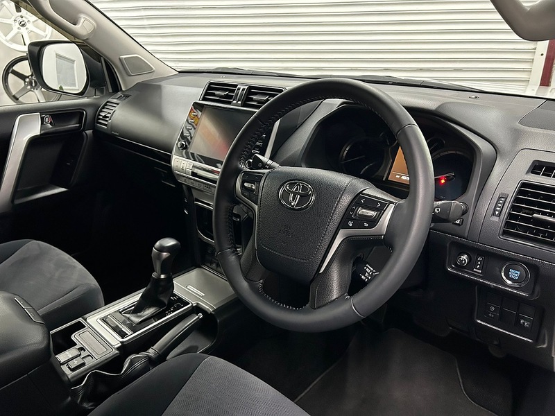 Toyota 2.8D Active SUV 5dr Diesel Auto 4WD Euro 6 (s/s) (7 Seat) (204 ps)