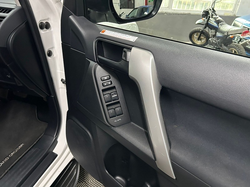 Toyota 2.8D Active SUV 5dr Diesel Auto 4WD Euro 6 (s/s) (7 Seat) (204 ps)