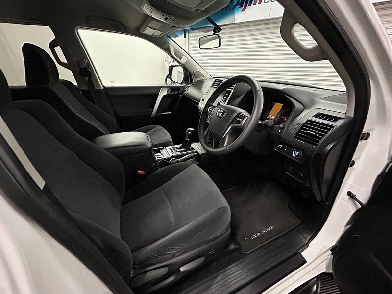 Toyota 2.8D Active SUV 5dr Diesel Auto 4WD Euro 6 (s/s) (7 Seat) (204 ps)