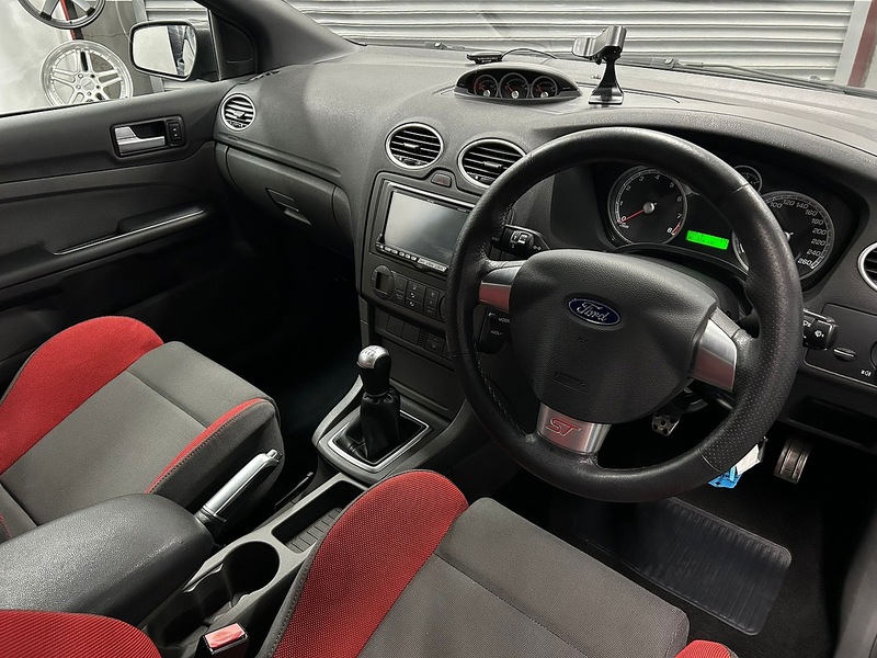 FORD ST 2.5 PETROL