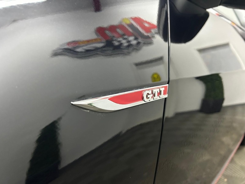 VOLKSWAGEN GTI  Hatchback 2.0 AUTOMATIC PETROL