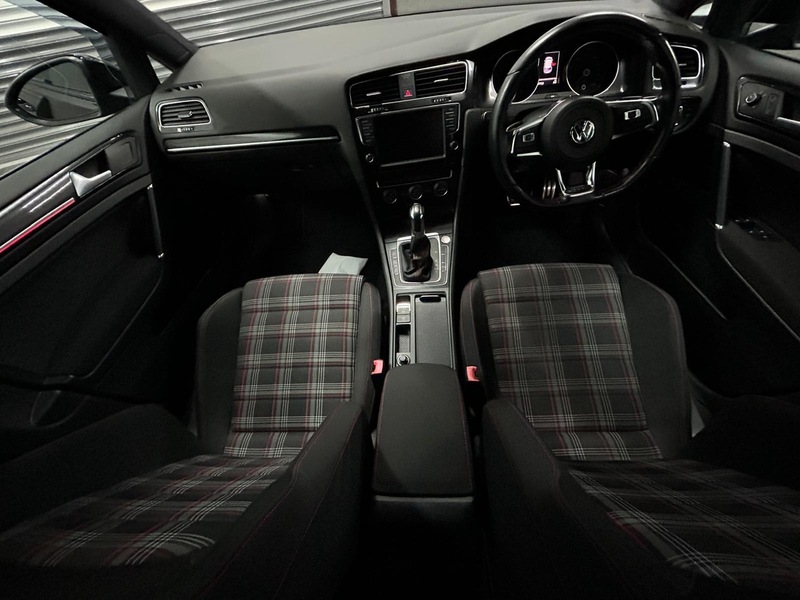 VOLKSWAGEN GTI  Hatchback 2.0 AUTOMATIC PETROL