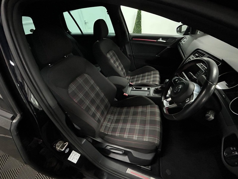 VOLKSWAGEN GTI  Hatchback 2.0 AUTOMATIC PETROL